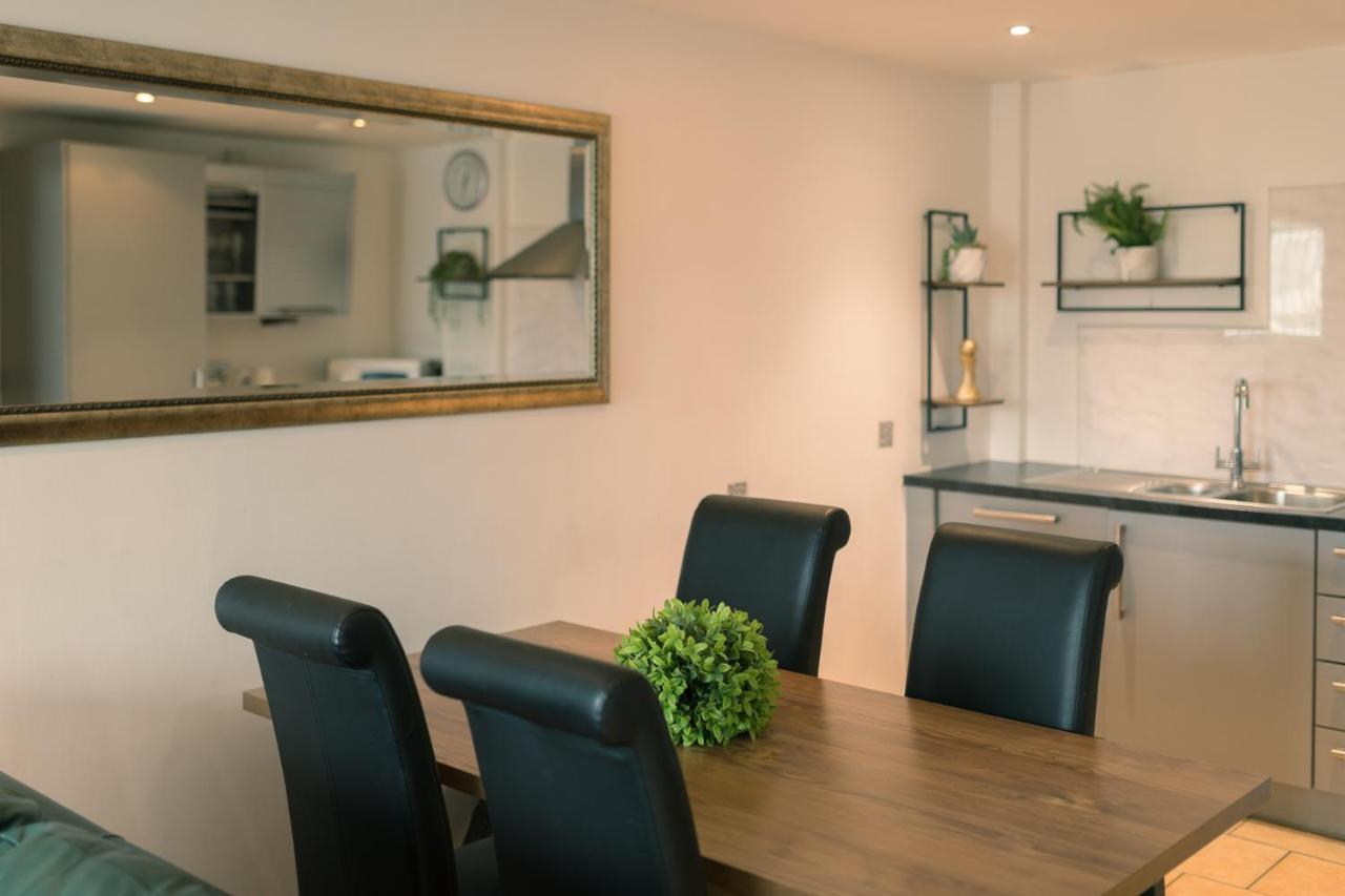 Sidemersey Livings- Convenient And Central 2-Bedroom Haven In L1 リヴァプール エクステリア 写真