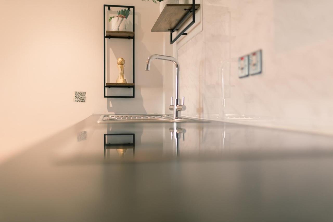 Sidemersey Livings- Convenient And Central 2-Bedroom Haven In L1 リヴァプール エクステリア 写真