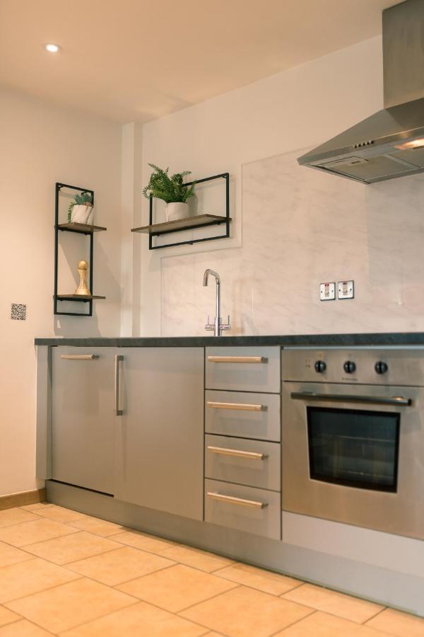 Sidemersey Livings- Convenient And Central 2-Bedroom Haven In L1 リヴァプール エクステリア 写真