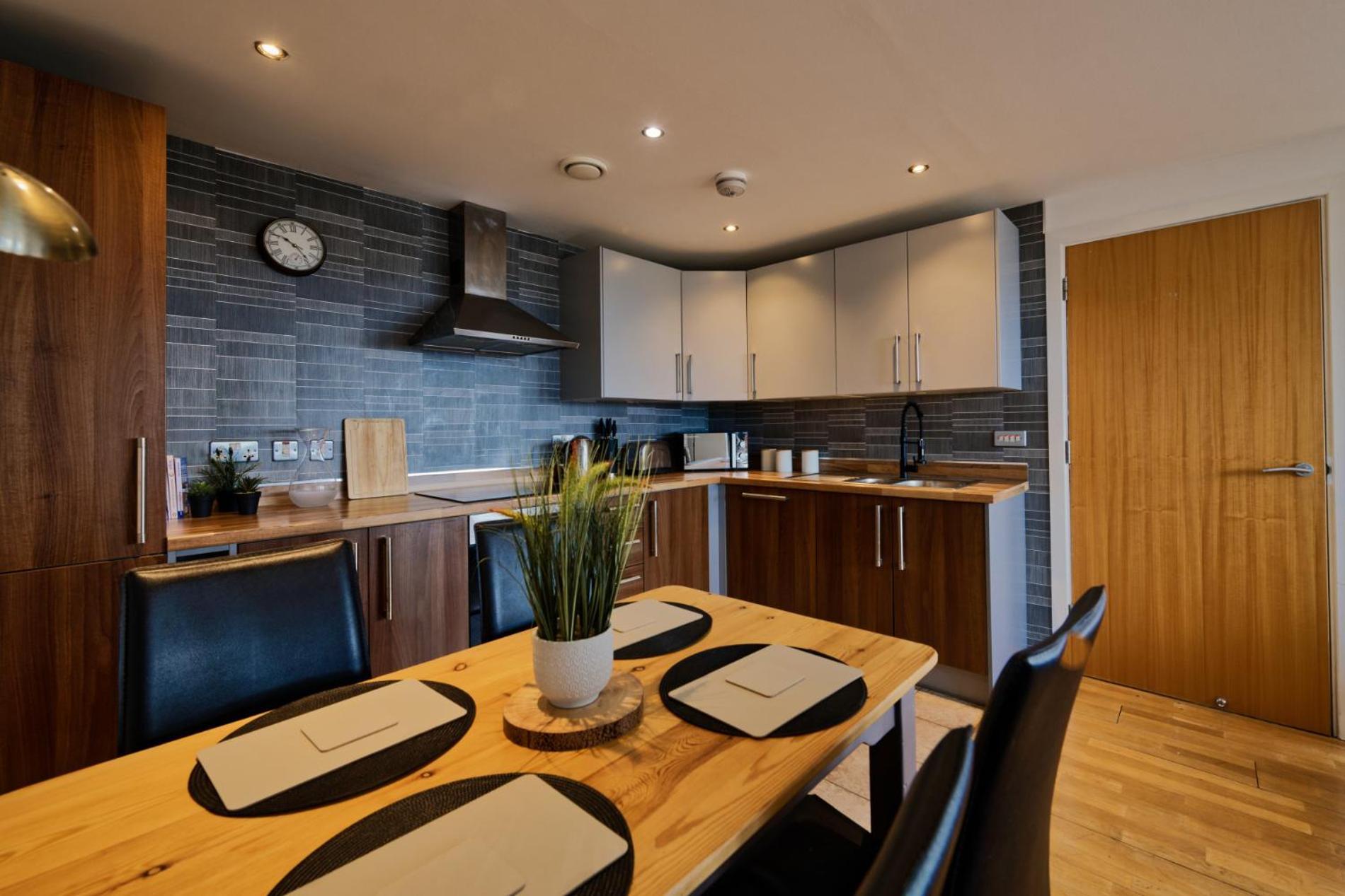 Sidemersey Livings- Convenient And Central 2-Bedroom Haven In L1 リヴァプール エクステリア 写真