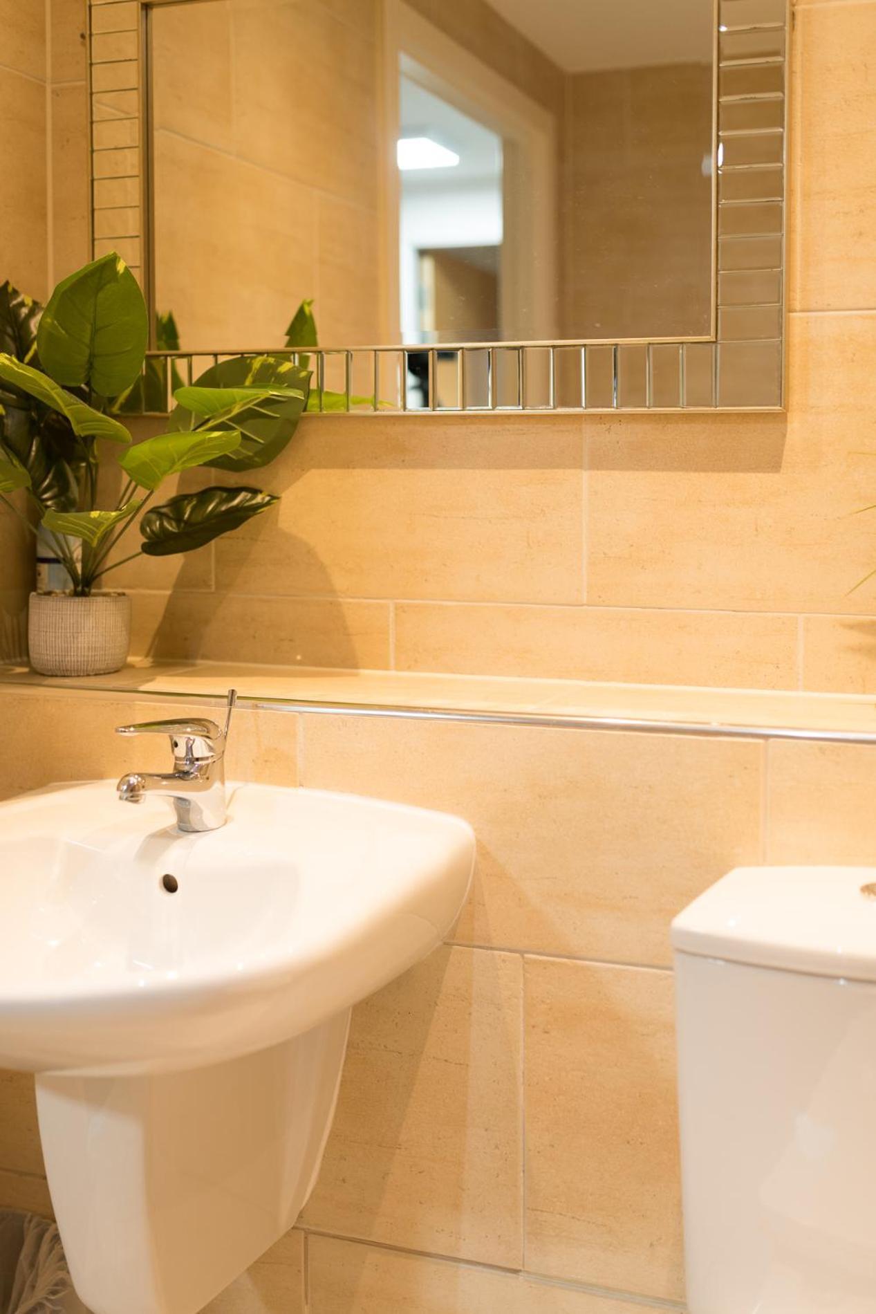 Sidemersey Livings- Convenient And Central 2-Bedroom Haven In L1 リヴァプール エクステリア 写真